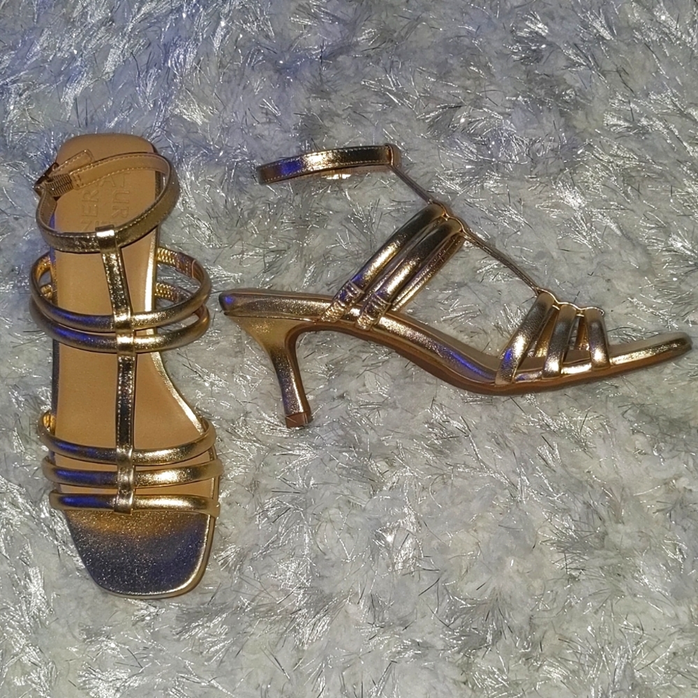 Strappy Sandals 💋💛